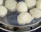 A picture of step 3 of Semolina and Yogurt Podi Idli.