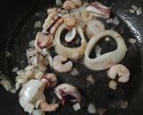 Foto del paso 2 de la receta: Arroz con marisco