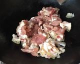 รูปขั้นตอนการทำที่ 3 ของ หมูป่าผัดพริกแกง
