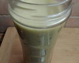 Foto del passaggio 2 della ricetta Frullato con avocado,banana e latte di mandorla