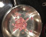 A picture of step 1 of Chicken Carbonara.