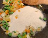 વેજ ઉપમા (Veg Upma Recipe In Gujarati) રેસીપી સ્ટેપ2ફોટો