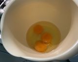Une image de l'étape 2 de Maxi gâteau façon tarte aux mirabelles et miel.