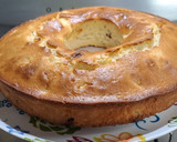 Foto del paso 5 de la receta: Bizcochuelo esponjoso con pera y pasas sin manteca