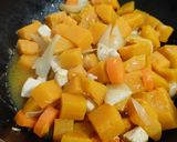 Foto langkah ke 3 dari resep Butternut Squash Cream Chicken Soup.