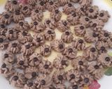 Foto langkah ke 3 dari resep Semprit Coklat Super Simple Anti Gagal 3bahan No Mixer.