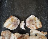 Foto del paso 2 de la receta: Contramuslos de Pollo al Curry con Manzana a la Mantequilla y Arroz