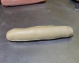 Foto langkah ke 3 dari resep Caterpillar Bread.