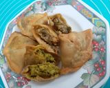 A picture of step 22 of Aloo Samosa.