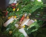 Foto langkah ke 4 dari resep Tumis sawi putih jagung manis.