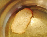 Foto del paso 4 de la receta: Langostinos al ajillo con pan frito