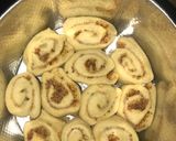 A picture of step 6 of Cinnamon rolls.