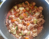 Foto del paso 5 de la receta: Pollo con verduras en jitomate