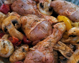 Foto del paso 3 de la receta: Pollo en salsa con ciruelas y champiñones