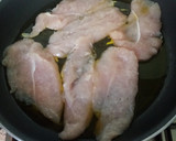Foto del paso 1 de la receta: Filetes de pavo a la pimienta verde