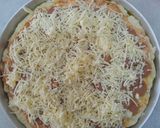 Foto langkah ke 2 dari resep Pizza 2 bahan tanpa proofing.