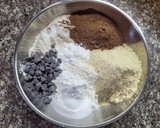 Foto del paso 1 de la receta: Galletitas de chocolate y miel