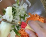 A picture of step 1 of Carrot cucumber raita.