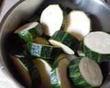 Foto del paso 1 de la receta: Crema natural de zapallo italiano