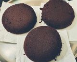 A picture of step 4 of Oreo Floral mini sandwich cake.