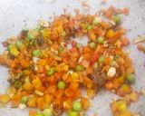 वेज उपमा (veg upma recipe in Hindi) रेसिपी चरण 2 फोटो