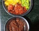 صورة لخطوة 2 من وصفة بيتزا الطاسة السريعة