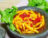 Foto langkah ke 7 dari resep Sambal Mangga Asam Manis Pedas 🥭🌶️ | Super Nikmat!.