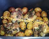 Foto del passaggio 2 della ricetta Pollo e Patate Novelle in Friggitrice ad Aria