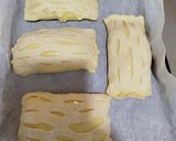 Foto langkah ke 8 dari resep Salmon Puff Pastry with Mushroom Sauce.