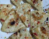 A picture of step 5 of Crispy Garlic Pita Toast With Minestrone Soup.