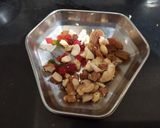 ડ્રાયફ્રુટ ચોકલેટ બાર (Dryfruit Chocolate Bar Recipe In Gujarati) રેસીપી સ્ટેપ1ફોટો