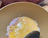 Foto langkah ke 3 dari resep Indomie Goreng Nyemek Sosis Bakso.