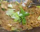Foto langkah ke 5 dari resep Bihun goreng saus tiram.