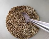 A picture of step 3 of Gur Gajar ke meethe chawal/ (Sweet Jaggery Carrot Rice pudding).