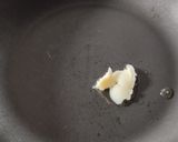 Foto del paso 2 de la receta: Arepas🫓de yuca rellenas de queso🥯🌽🧀