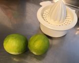 Une image de l'étape 1 de Marinade pêche, gingembre, ail et citron vert.