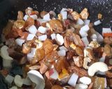 A picture of step 2 of Kesar Pista Rabdi In Qiwami Seviyan Bowl.