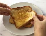 Foto langkah ke 5 dari resep Classic French Toast.