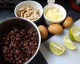 Foto del paso 1 de la receta: Pan de Oporto y pasas de uva