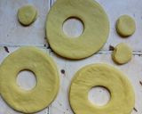 A picture of step 7 of Doughnuts.