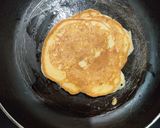 A picture of step 3 of Egg pancake.