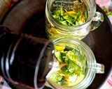 A picture of step 2 of Detox water.
