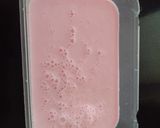 Foto langkah ke 3 dari resep Strawberry ice cream.