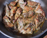 Foto del paso 3 de la receta: Conejo al ajillo