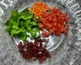 Foto langkah ke 3 dari resep Salad Wonton Cups.