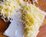 A picture of step 3 of Cheese filled french toast.