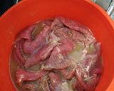 Foto del paso 2 de la receta: Bisteck con papas en salsa de tomate