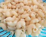 A picture of step 1 of Vegetable macroni.