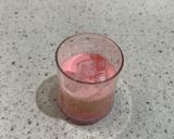 Foto langkah ke 2 dari resep Valentine Coffee Latte.