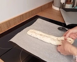 Foto del paso 3 de la receta: Roscón de Reyes express de hojaldre